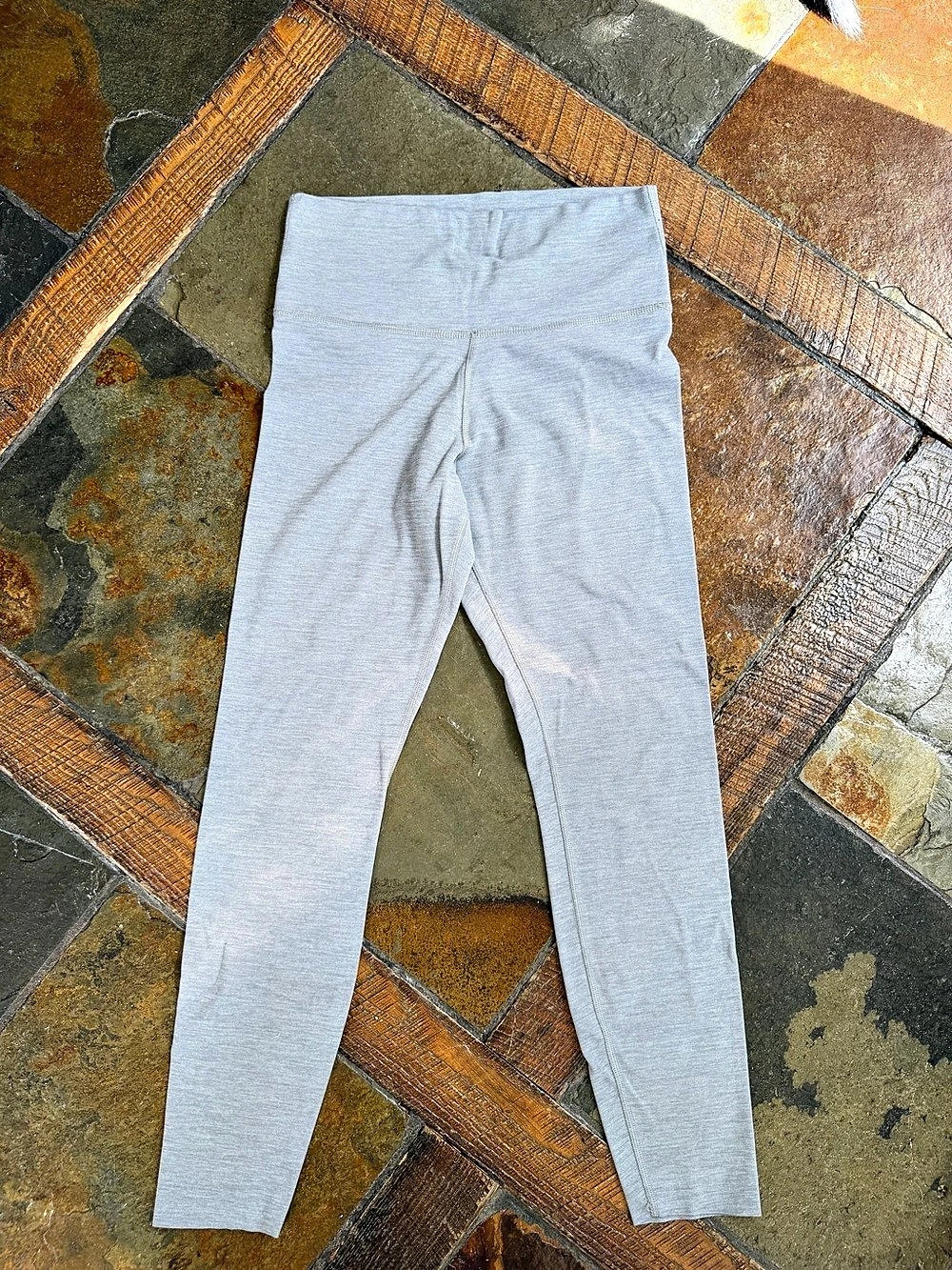Nike Dri-FIT Gray Leggings Size Medium Like New